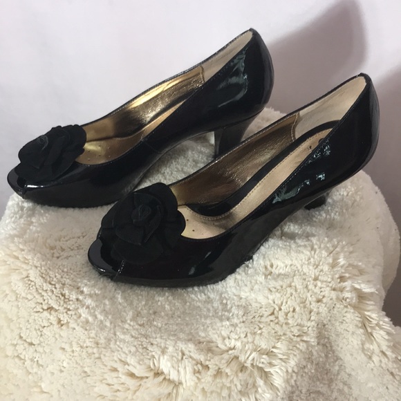 Like New Sofft Heels - Picture 1 of 10